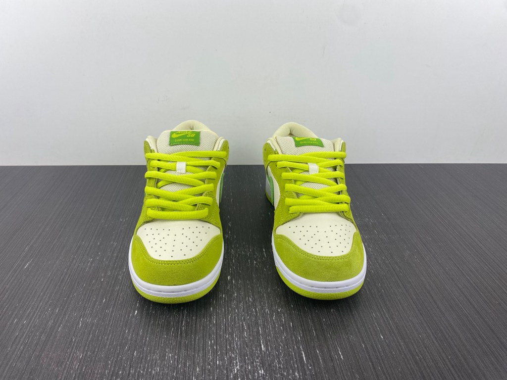 Dunk Low DM0807-300